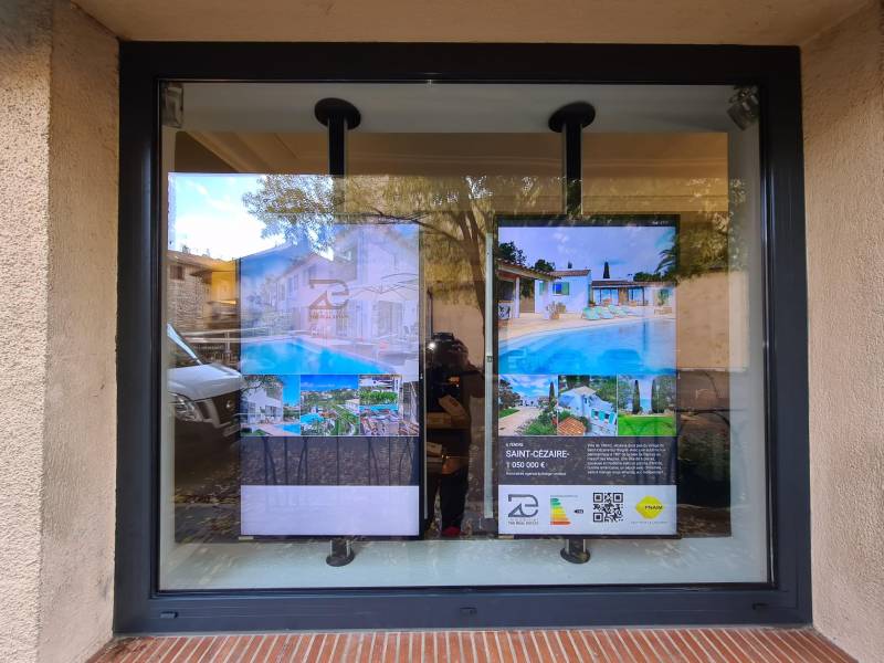 menuisier pour vitrine d'agence immobilière dans les Alpes-Maritimes