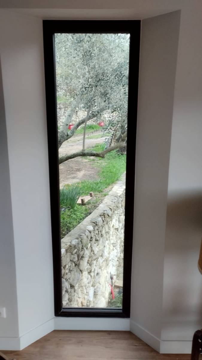 Installation de menuiseries dans le cadre d'un projet de rénovationà SOSPEL dans les Alpes Maritimes