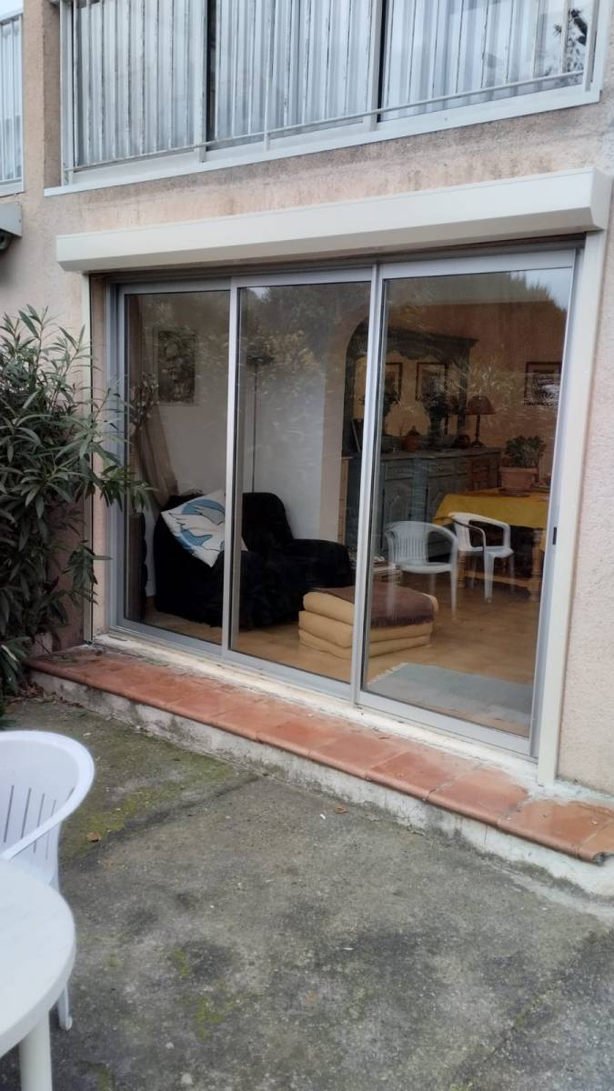 Mise en place d'un volet roulant PVC au TIGNET dans les Alpes Maritimes (06)