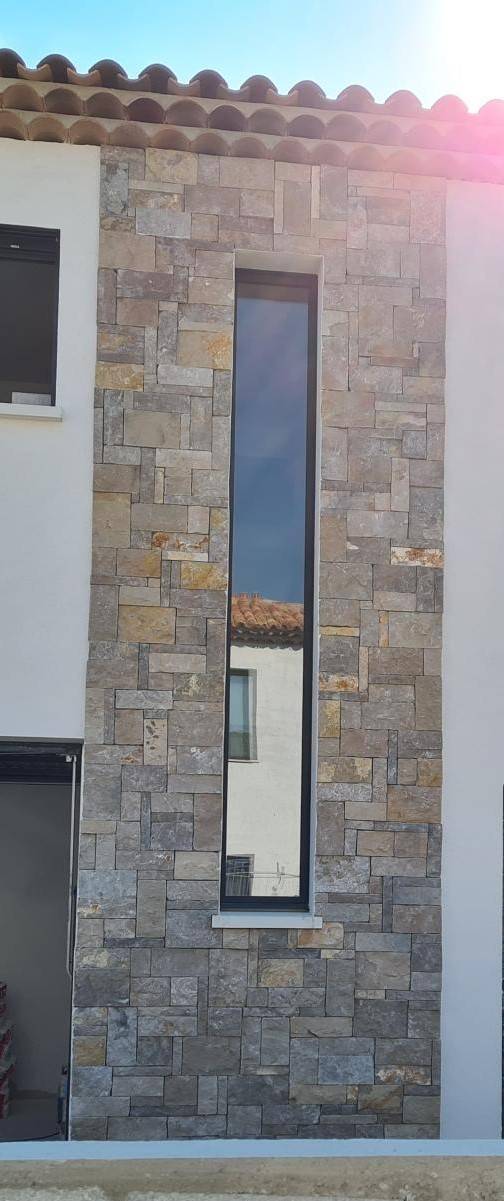 devis pose châssis fixe sur maison neuve à Opio