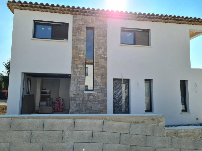 prix installation châssis fixe sur maison neuve à Opio